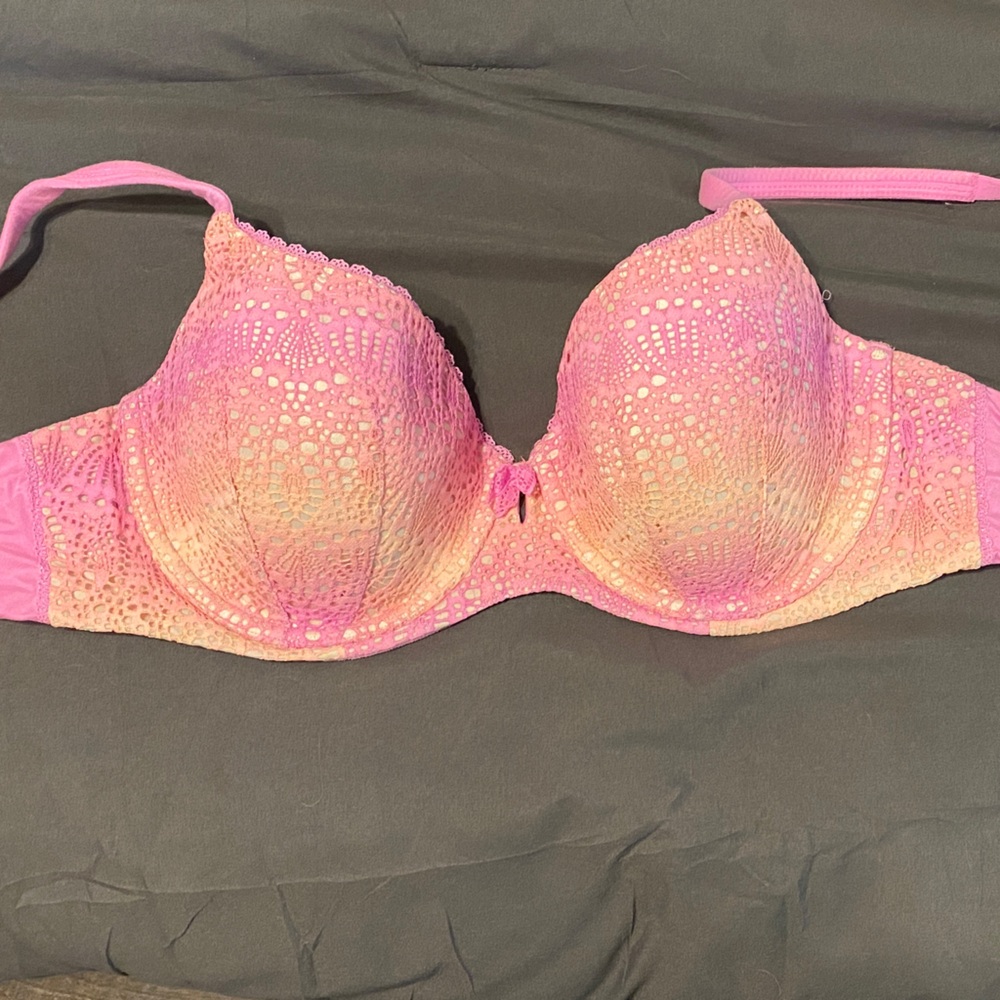 Victoria's Secret Pink Ombre Lace Bra